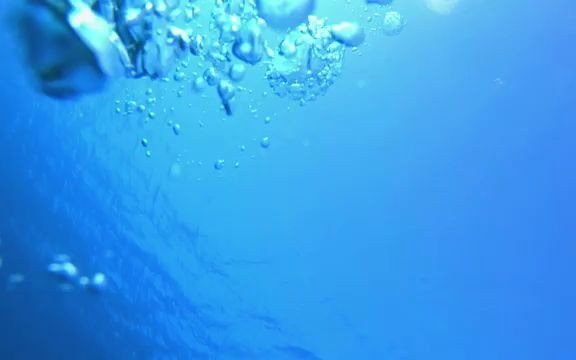 第29期-海底潜水呼吸声与水泡声（轻松舒缓的气氛，伴随壁火燃烧的噼啪声，快速入眠）
