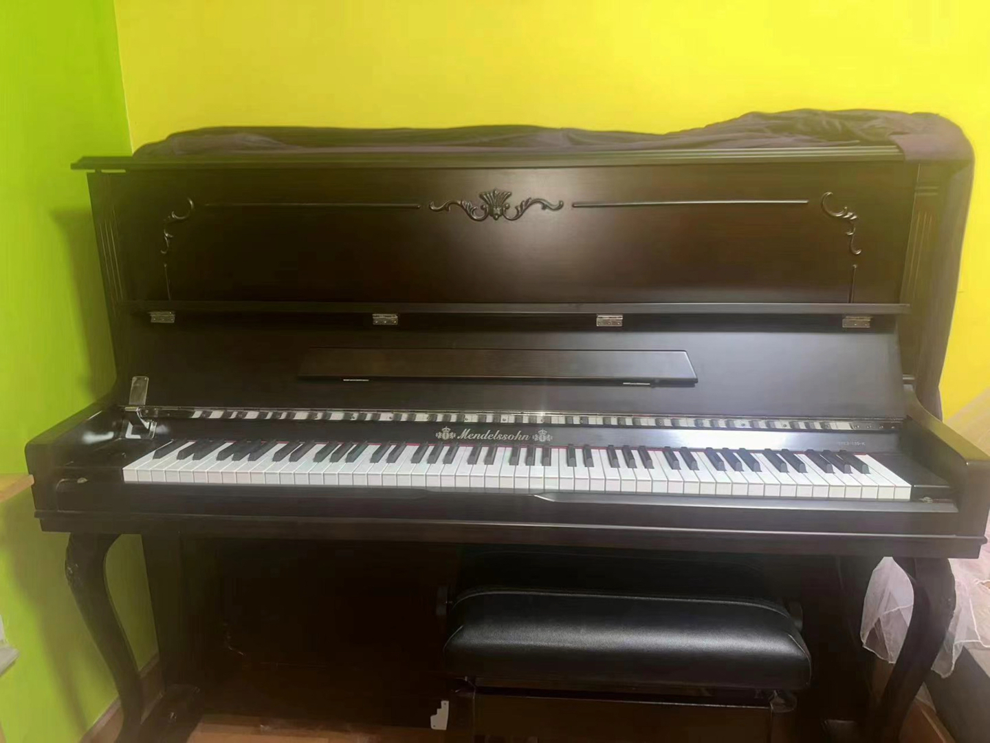 郑州仓库钢琴品牌: 门德尔松 钢琴型号:up-125 价格:3300元租赁到家