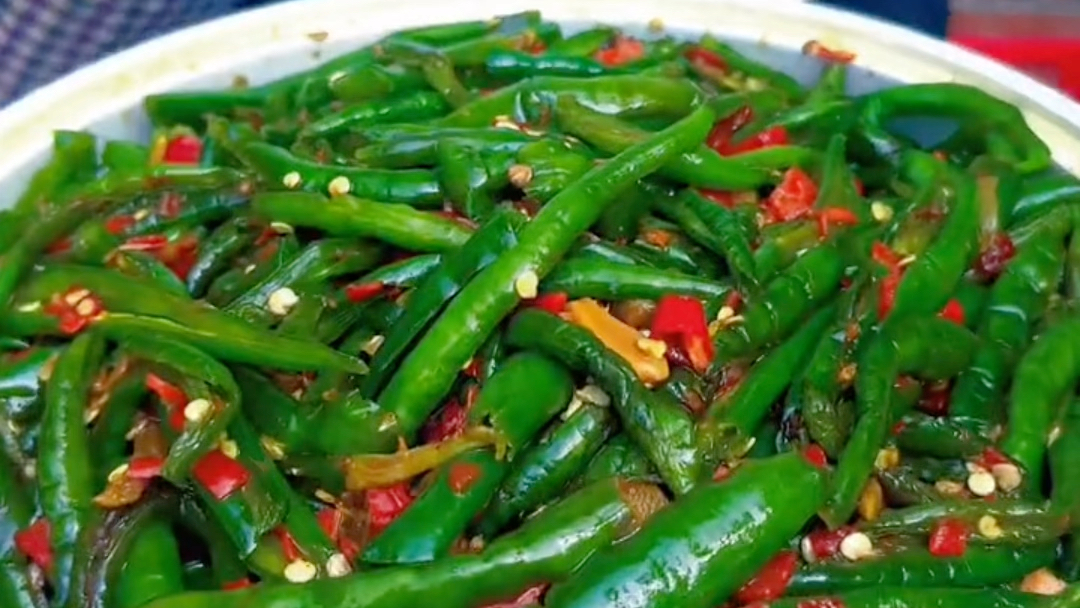 江西人可真能吃辣,像这种香辣脆口的腌辣椒你可吃过?