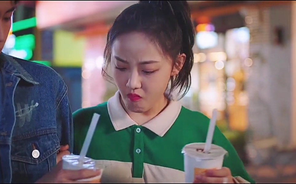 为了一杯奶茶假装情侣.#吴佳怡#翟子路_哔哩哔哩_bilibili