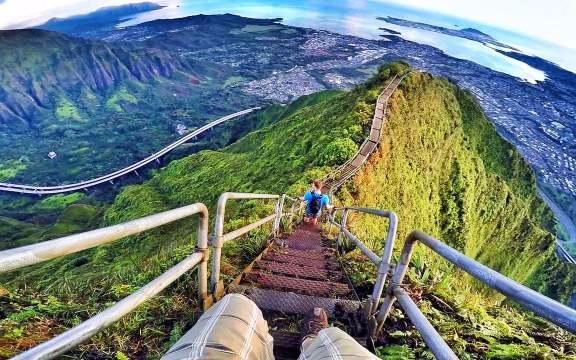 [图]有个“天堂之梯”，坡度近90度，神奇的是：顶上信号印度也能收到