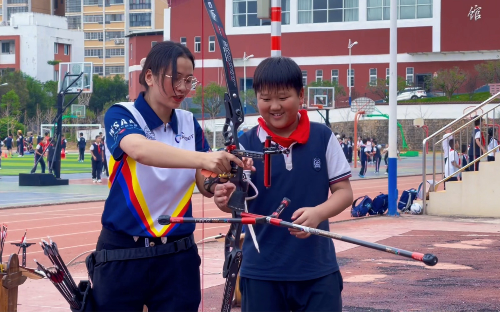 射箭进校园普及推广,文山实验小学南校区哔哩哔哩bilibili