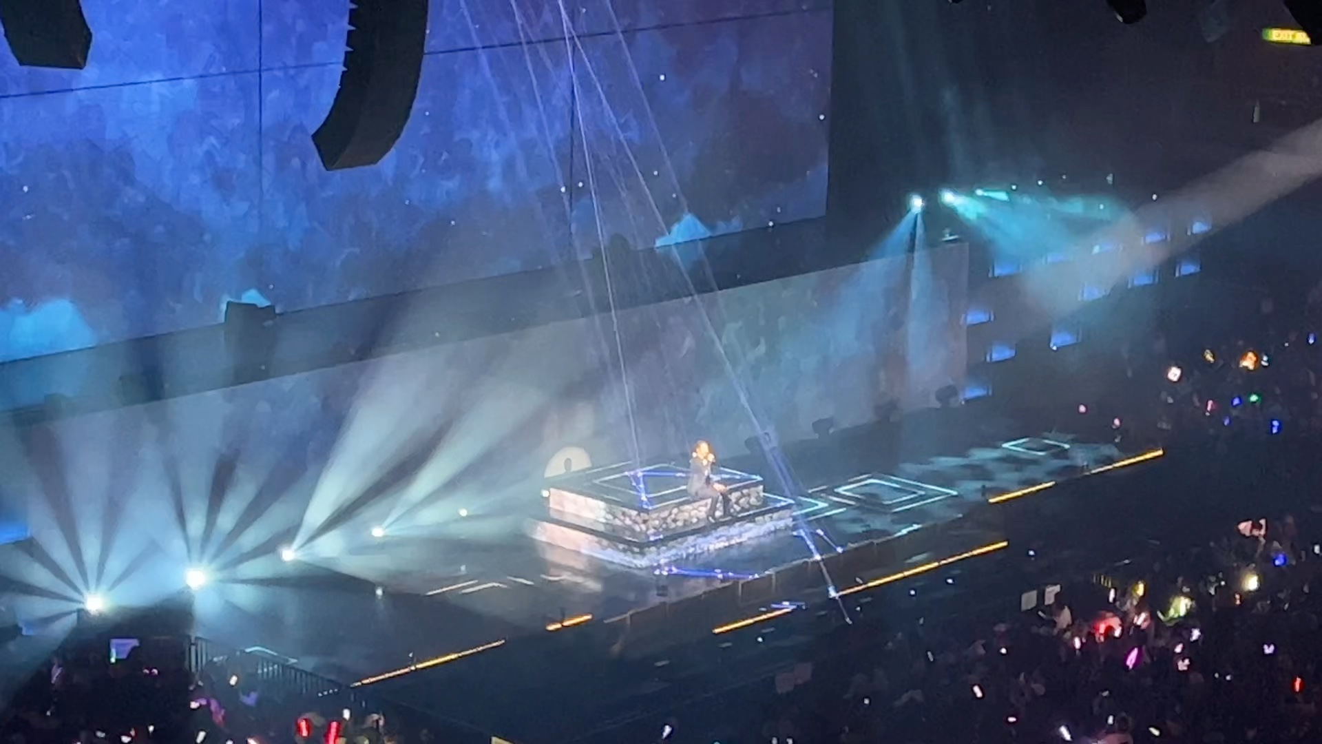 黎明《情归于尽》2023年香港红馆演唱会现场