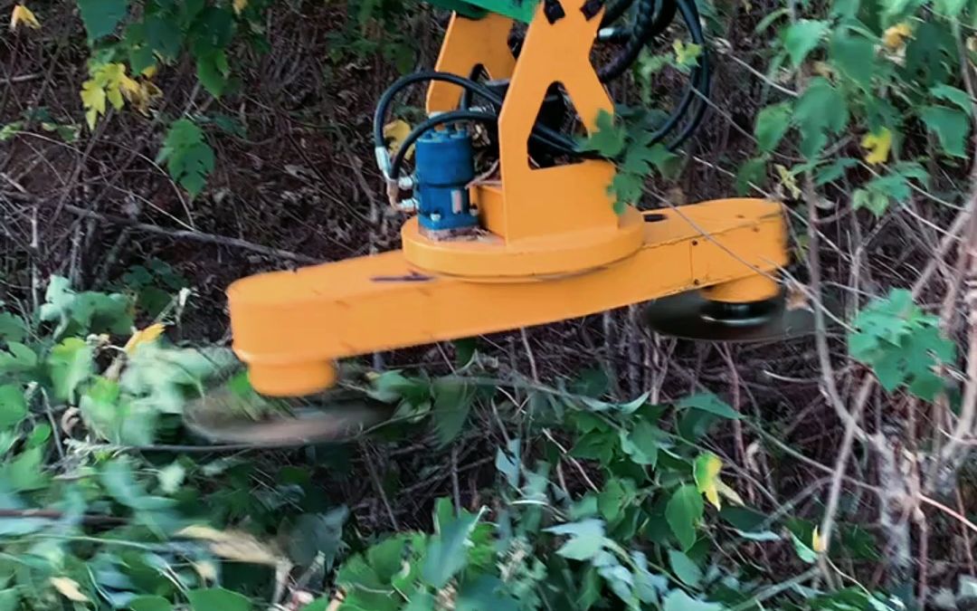 i86挖掘机5348改装979z绿篱修剪机头 挖掘机改装割草机 大型边坡绿篱