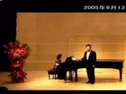 Download Video: 这些年他学了什么？（二）2005年21岁正上大三的男高音王传越的演唱，在同龄人中出类拔萃，不知道为何退步