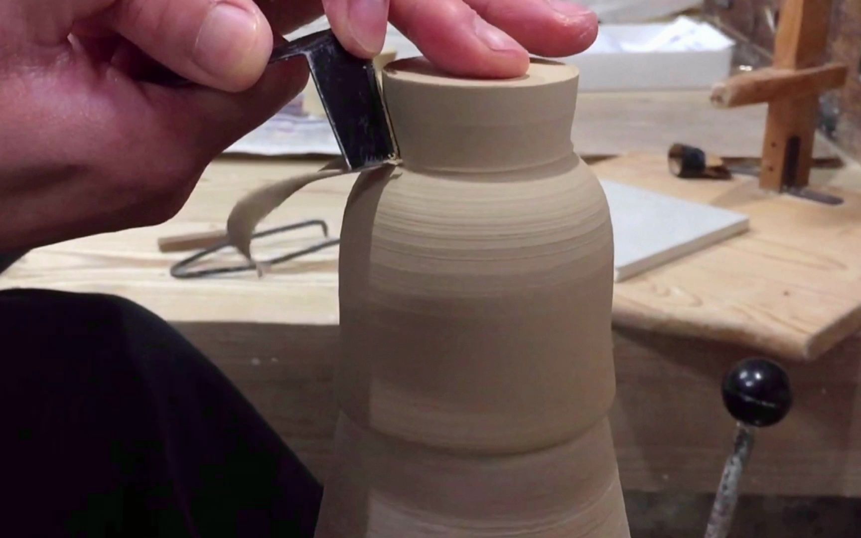 创意手工陶艺,陶瓷杯子的拉坯修坯过程,快来试试吧