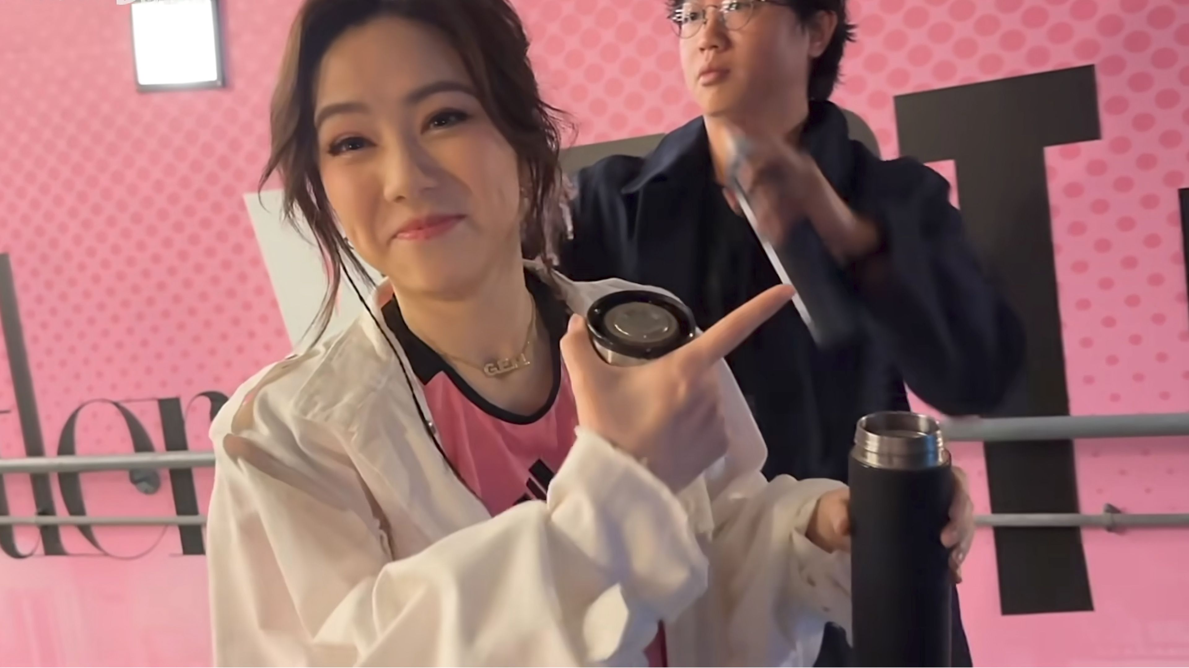 邓紫棋名场面转场!cs2全网2万播放的视频!