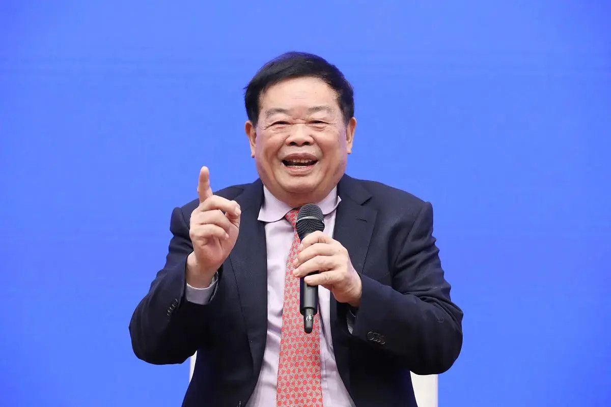 玻璃大王曹德旺到底有多爱国?佩服!