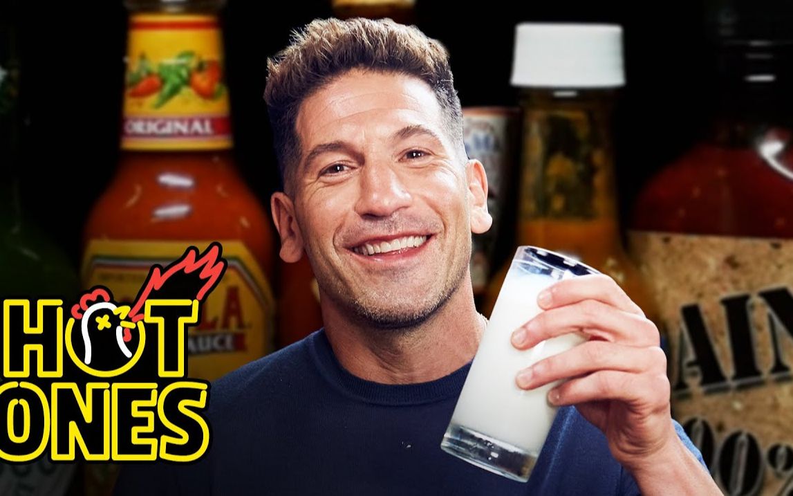 [图]【Hot Ones】【First We Feast】 Jon Bernthal挑战吃吃超辣鸡翅