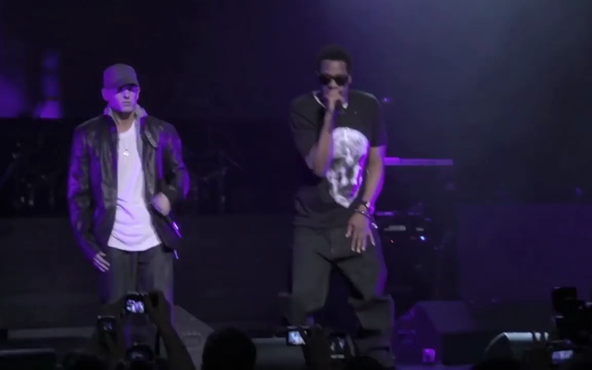 [图]Jay-Z & Eminem - Renegade Live at The Wiltern In L.A. (DJ Hero Party 2009) (emin