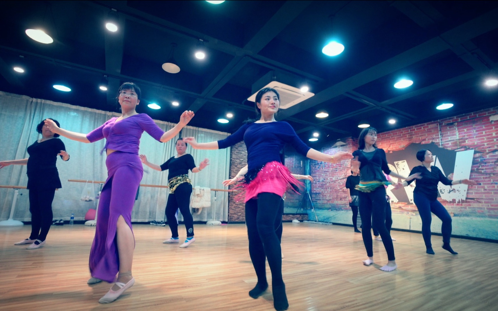 【肚皮舞】【热舞舞蹈会所莘庄店】上海闵行莘庄春申 专业学舞蹈学