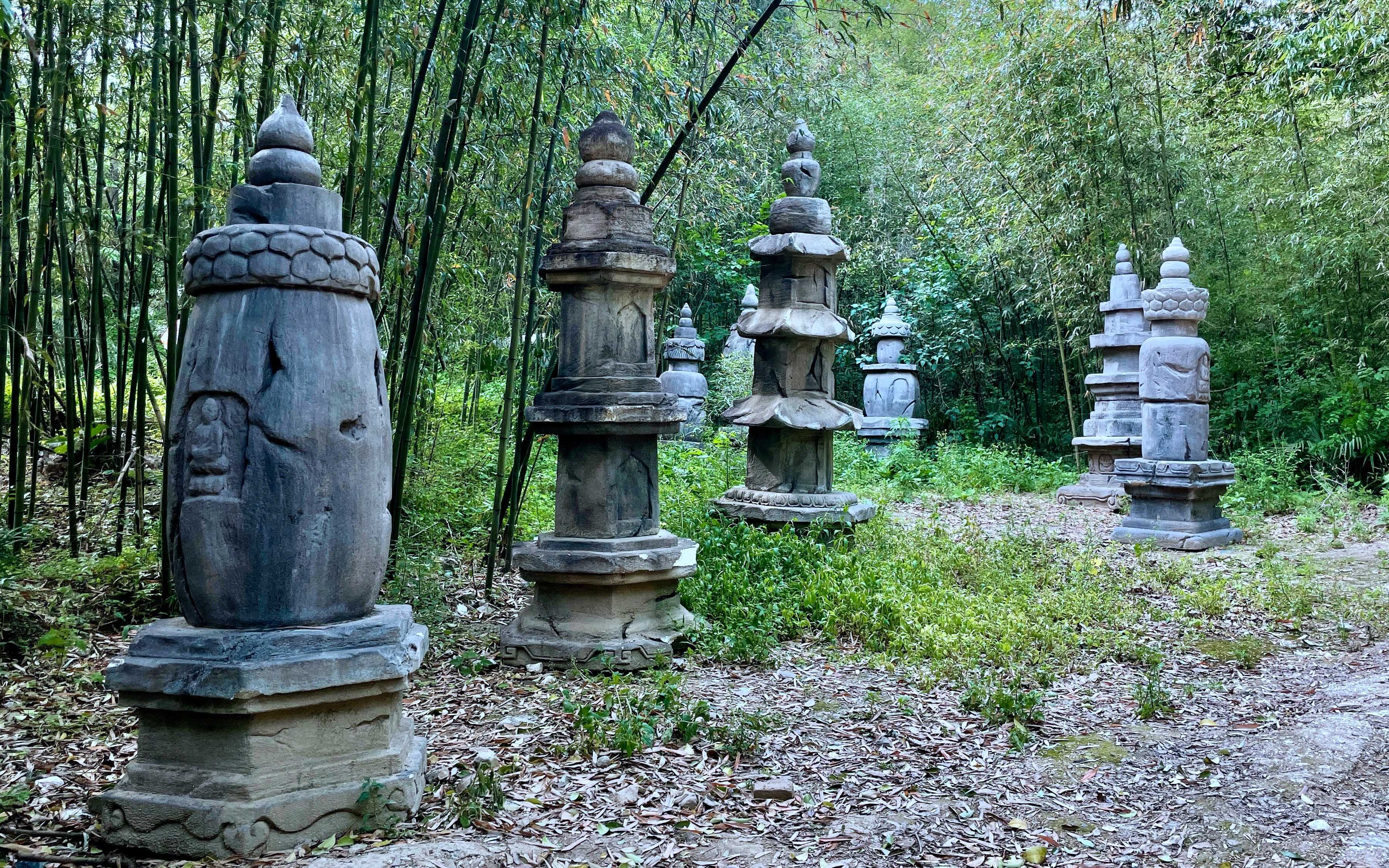 实拍河南淅川香严寺塔林,千年古刹的庄严之地摆放了很多假墓塔哔哩哔哩bilibili