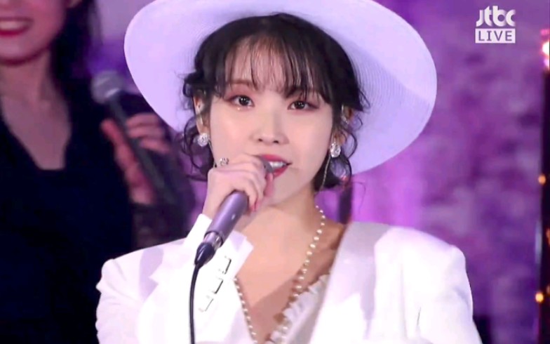 [图]220108 IU Celebrity+LILAC 36届金唱片舞台