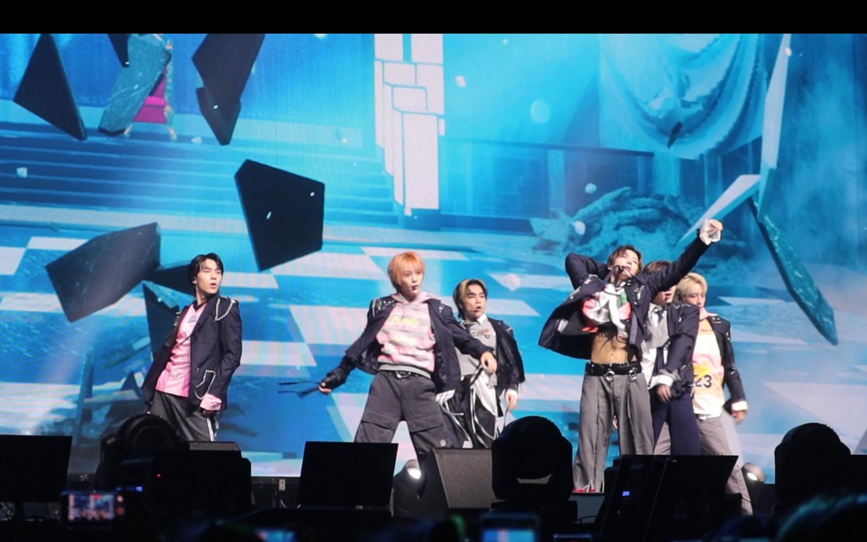 231105 威神v 成都sc phantom舞台