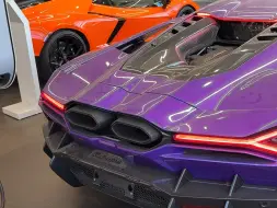 Download Video: 拆箱一台全新Lamborghini Revuelto