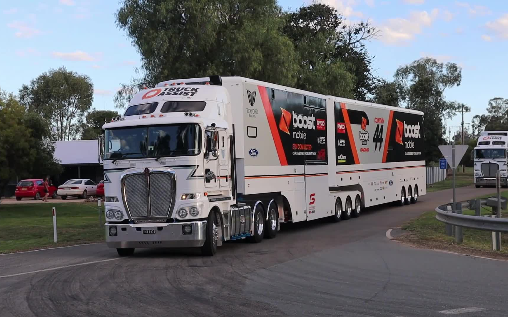 【澳大利亚】澳大利亚赛车运动中最好的kenworth k200卡车