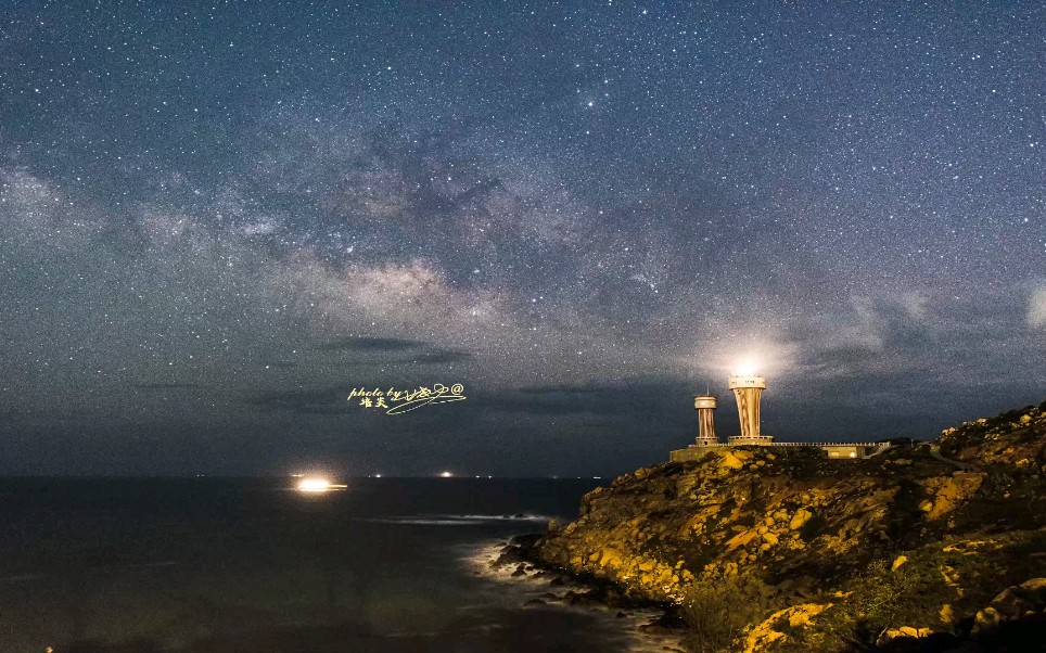 [图]南澳星空银河灯塔延时4k