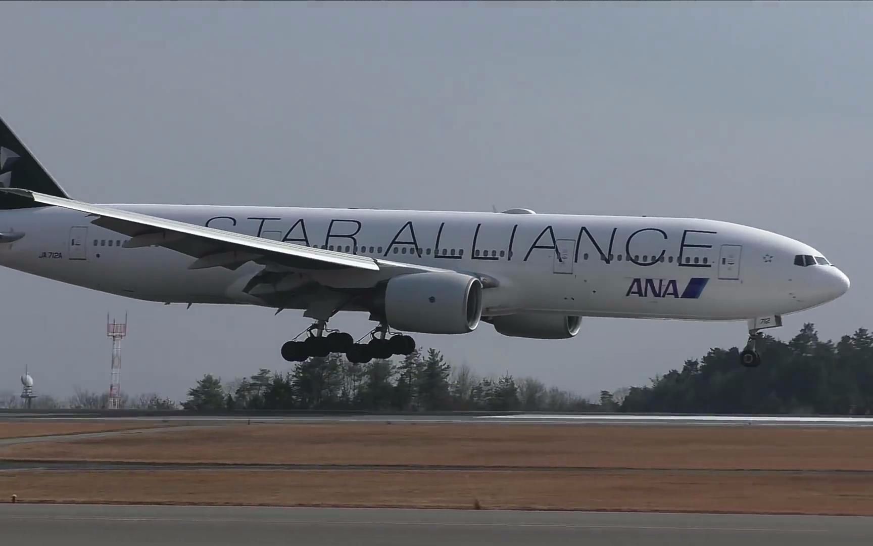 全日空(ana)boeing777-200 大风着陆触地复飞