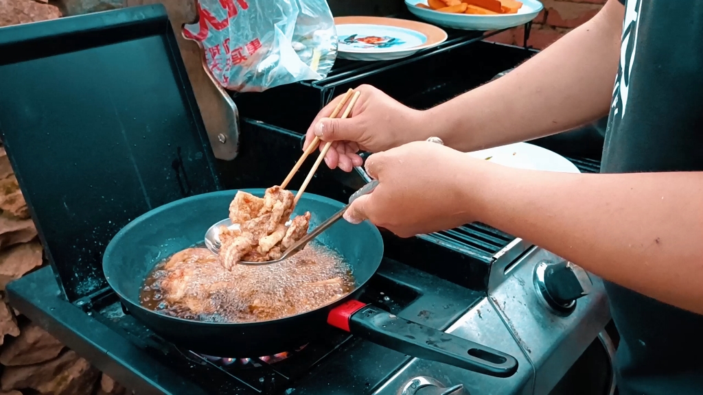 [图]闲暇工作之余，来小院平常美食，赏月，谈人生