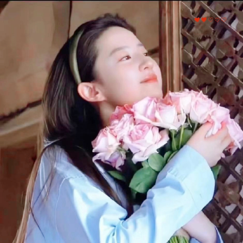 我列表里有12个人用刘亦菲捧花头像