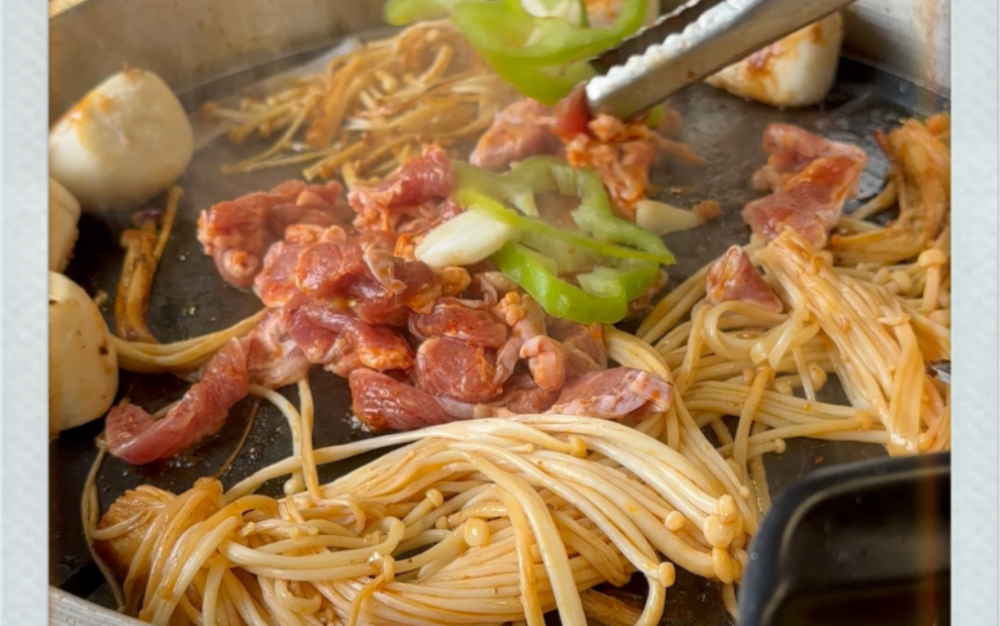 在烤肉店炒菜是怎样一种体验