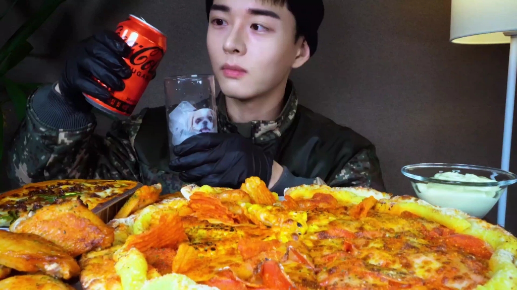 【chansori吃播】香肠奶酪烤肉披萨,松露蘑菇意大利面