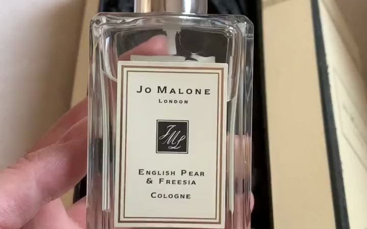 36JoMalone祖玛珑蓝风铃香水100ml英国梨与小苍兰香水100ml,散发着满满的英伦风.495瓶,需要私信#祖玛珑香水哔哩哔哩bilibili