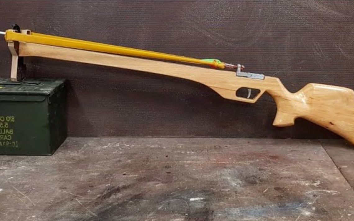 弹弓小子的最高配置低成本打造一把弹弓木枪能在熊孩子堆里称王了