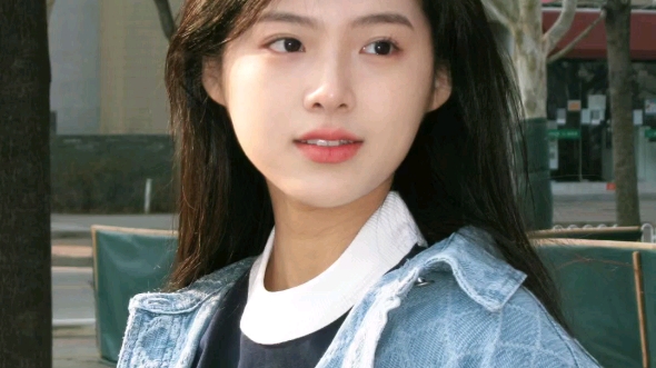 学校漂亮的小姐姐