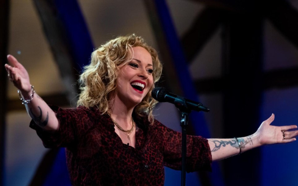 【第十四季完结】Anneke van Giersbergen Beste Zangers 2021哔哩哔哩bilibili