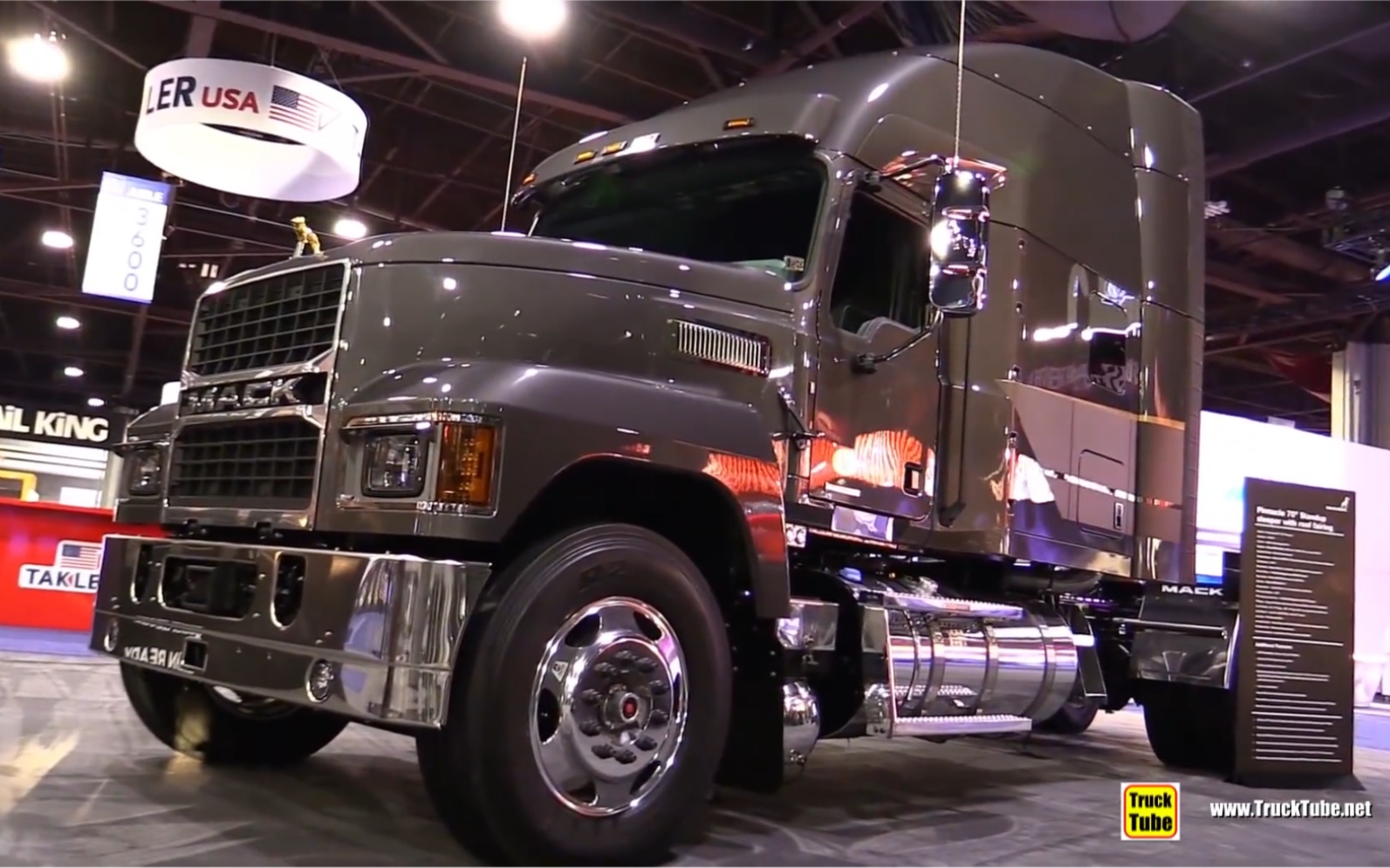 18款mack马克pinnacle 64t 6x2 半挂牵引卡车车头全景展示