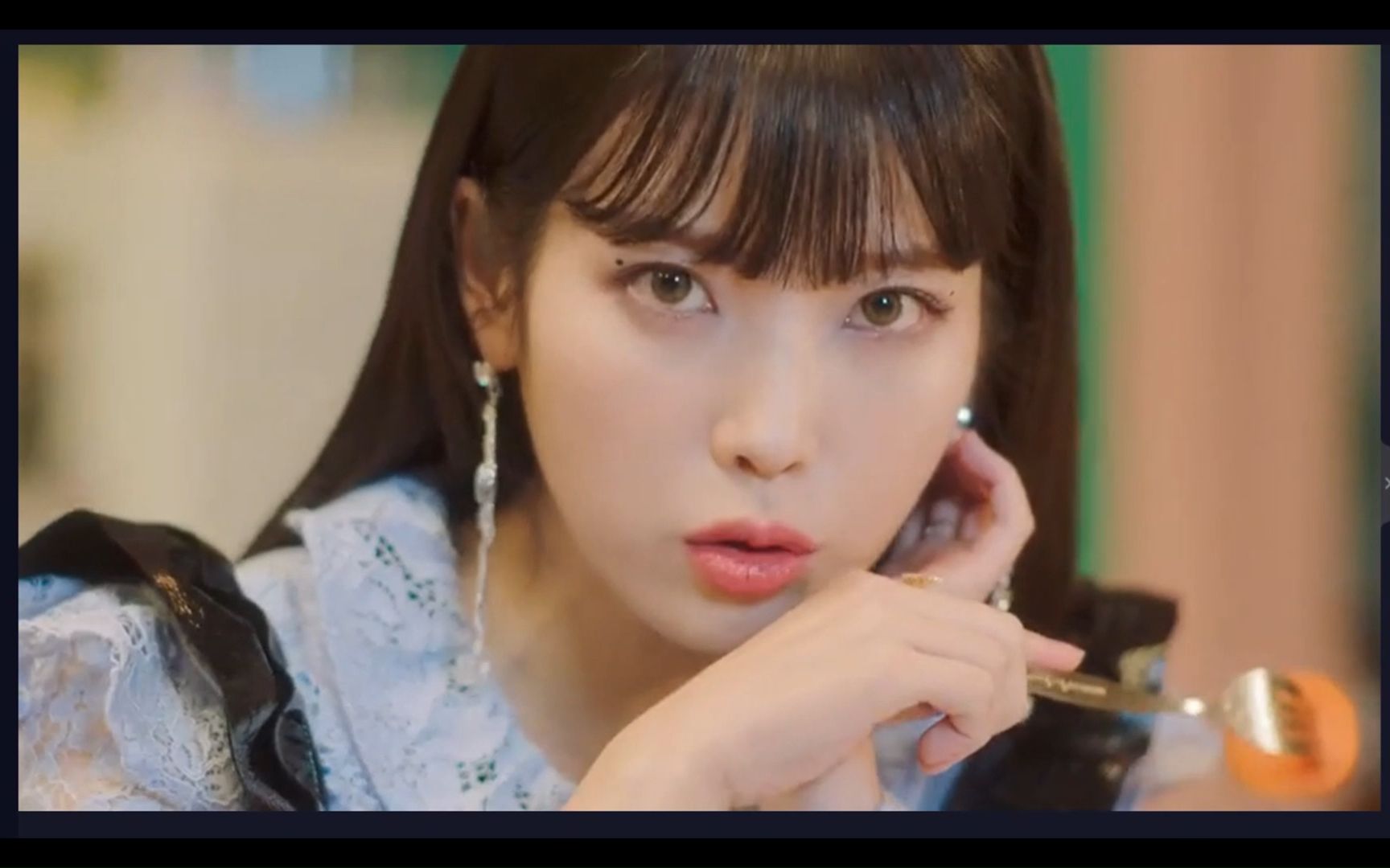 iu的《celebrity》mv,百看不腻