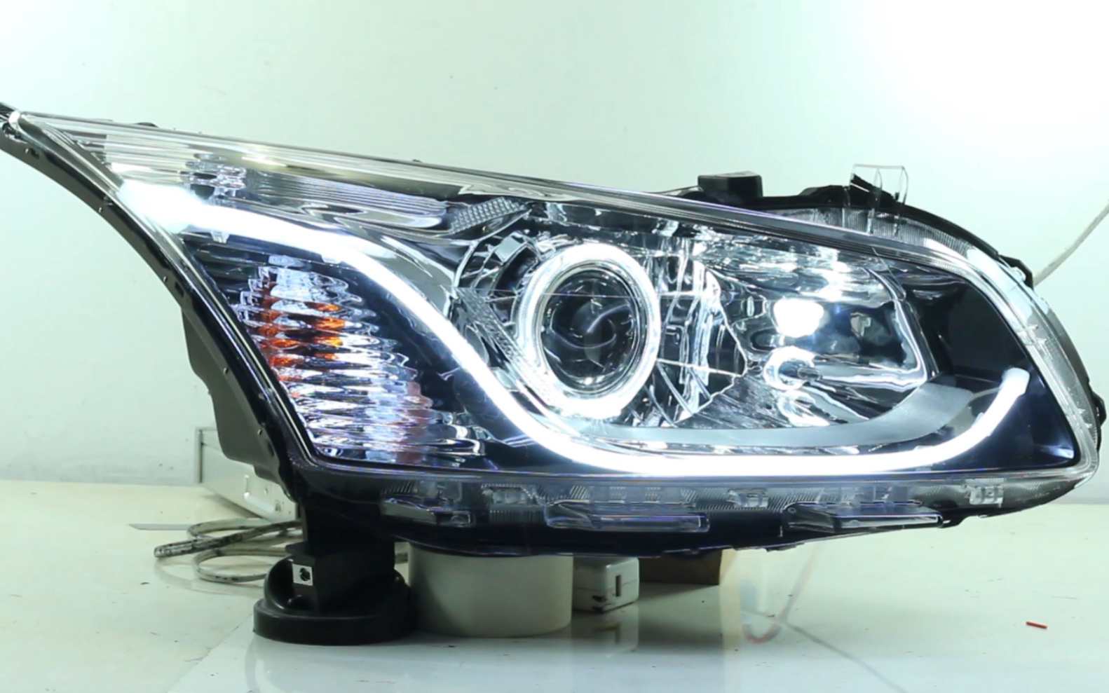 适用于经典科鲁兹大灯总成改装led双光透镜天使眼日行灯