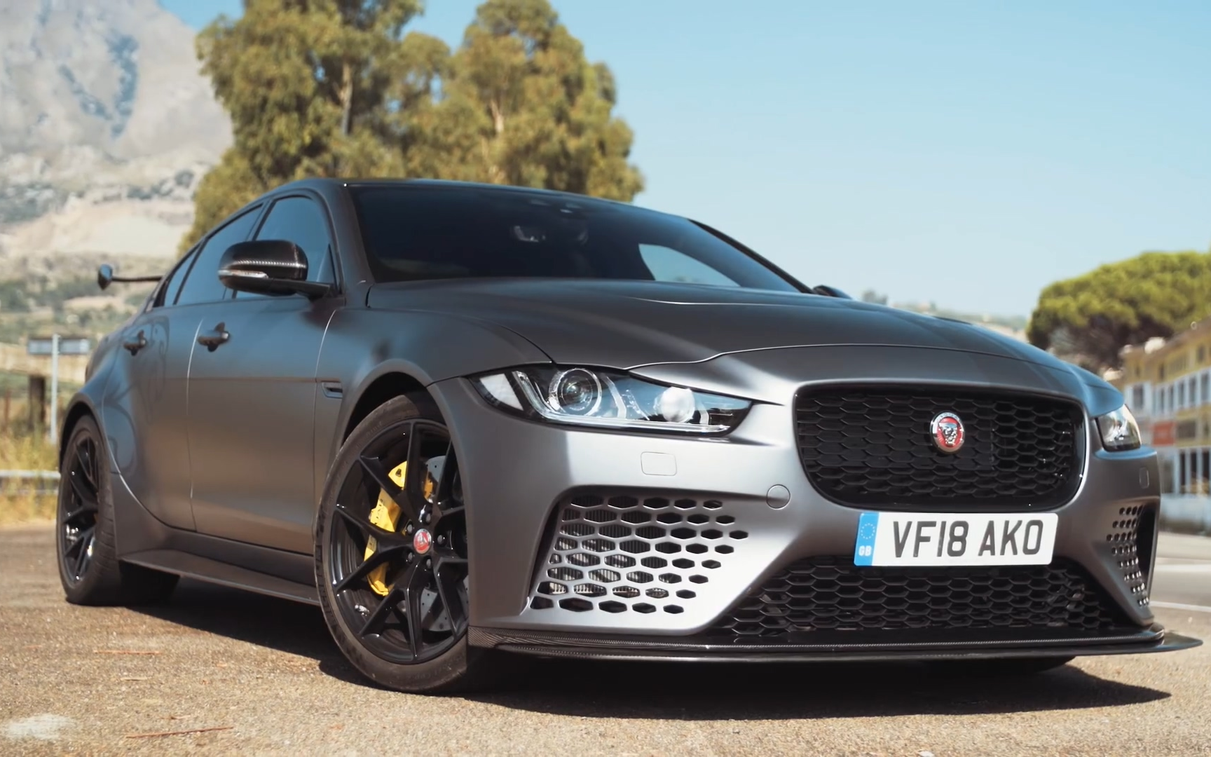 捷豹xe sv project 8 赛车 评测