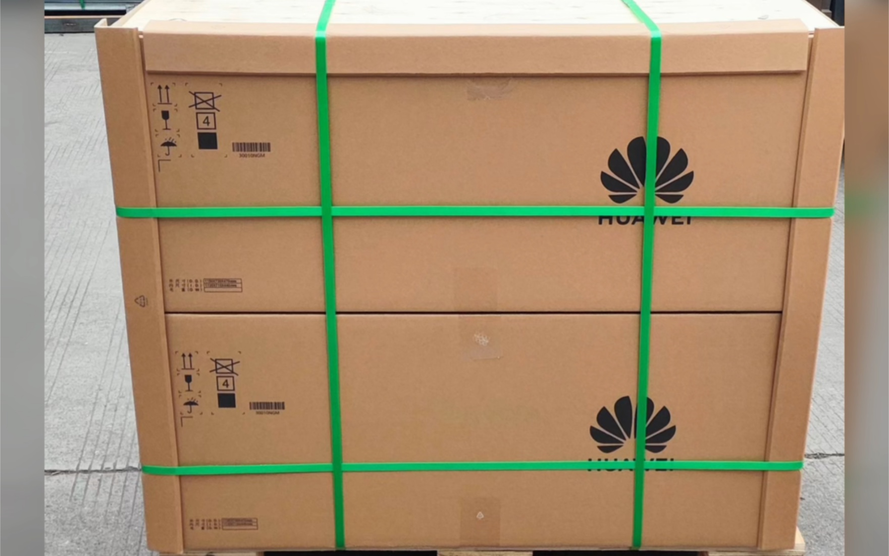 2024年第一批华为光伏逆变器到货了#光伏发电安装 #新能源 #项目建设