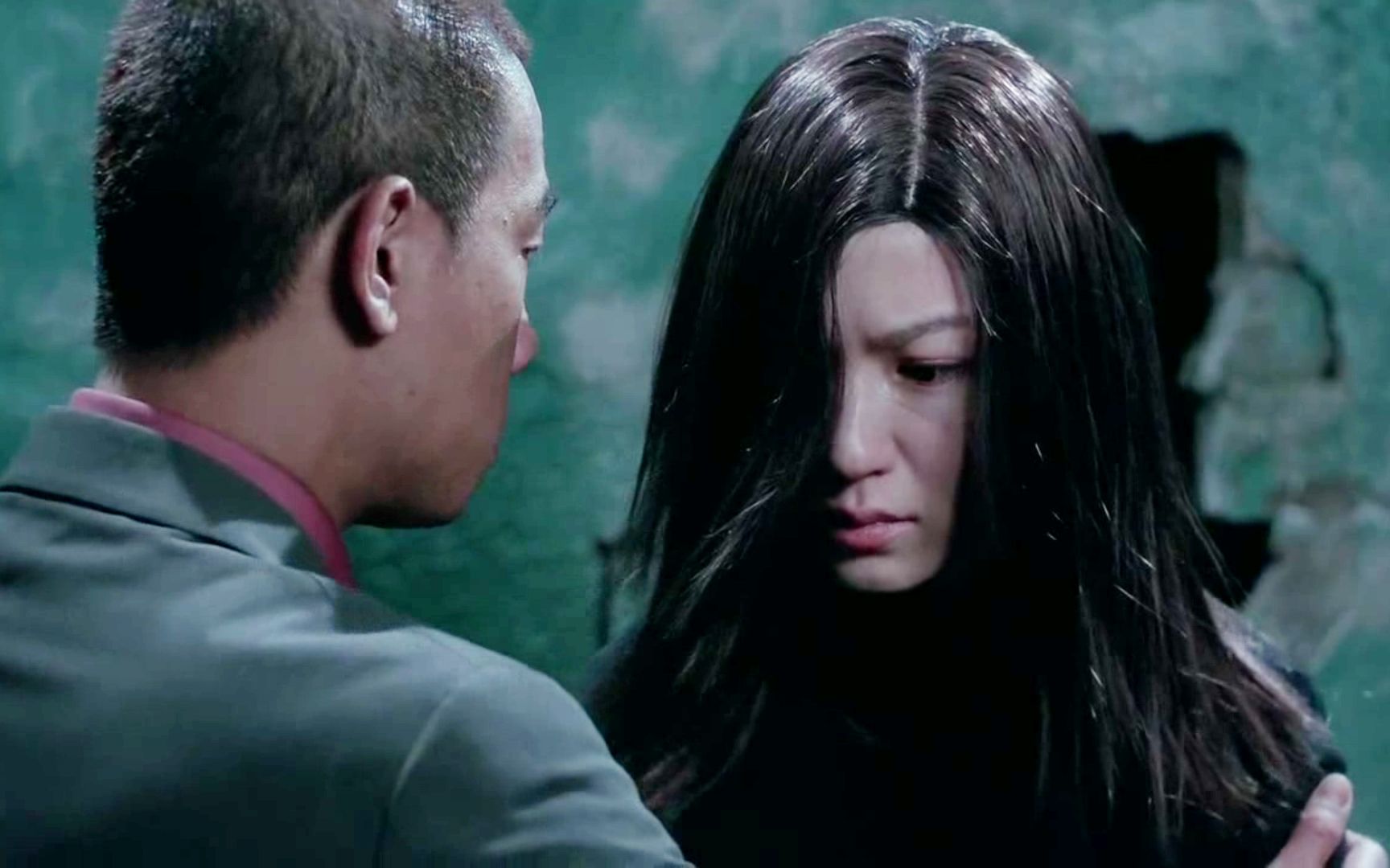 小伙每晚和妻子同床共枕,朋友却告诉他,妻子一年前就已经去世