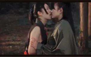 Tải video: 美女惨遭赐福