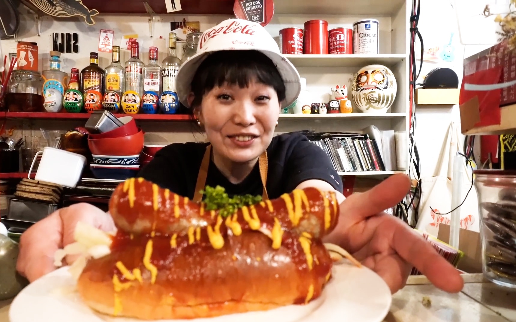 【日本美食】东京的特制热狗专卖店,女店主制作热狗的工匠精神哔哩哔哩bilibili