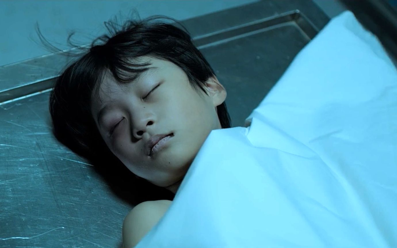 后妈打死儿子还栽赃给女儿,被抓后才判16年,韩国真实虐童案件