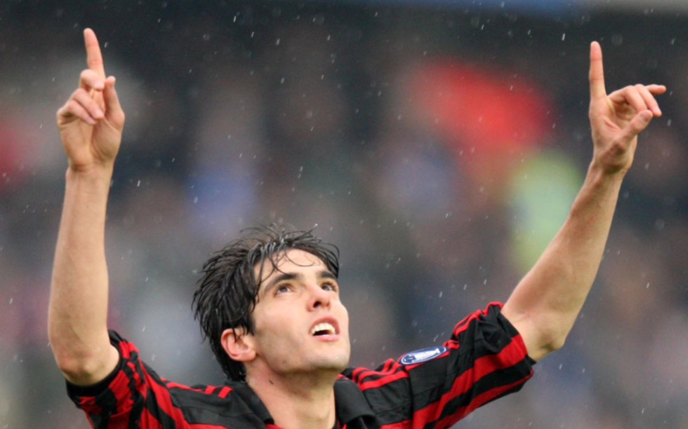 陌上人如玉,公子世无双!那个身穿22号球衣的追风少年卡卡回来了!