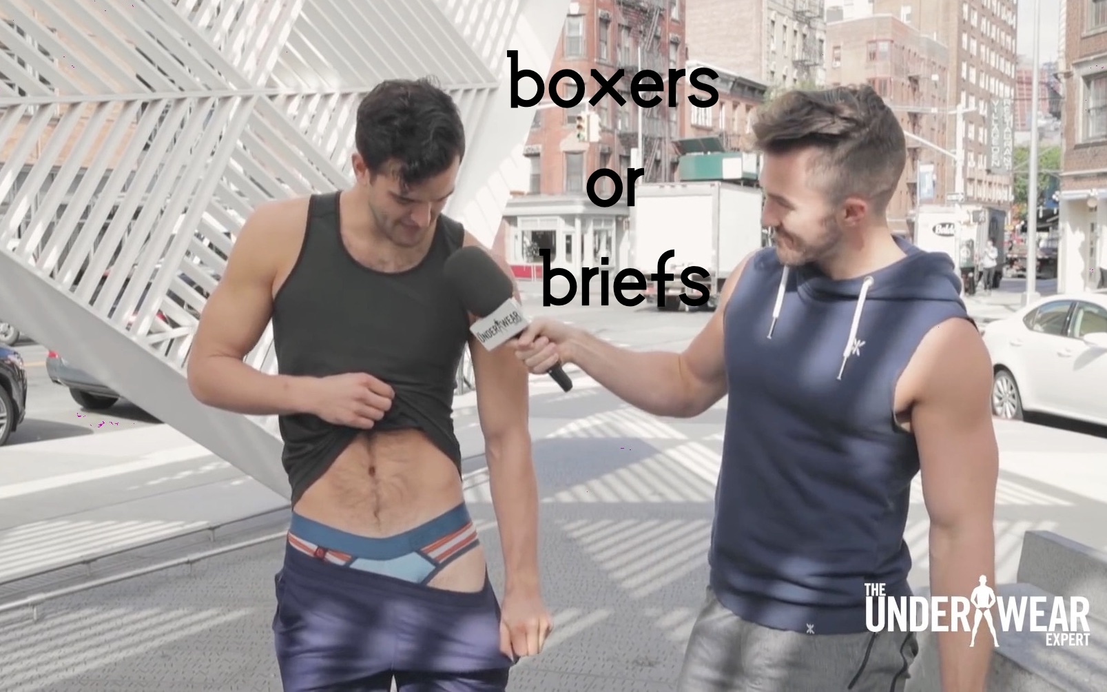 [图]【Boxer or Briefs】健身房猛男爱穿三角还是四角裤呢？｜Gym Goers answer Boxer or Briefs