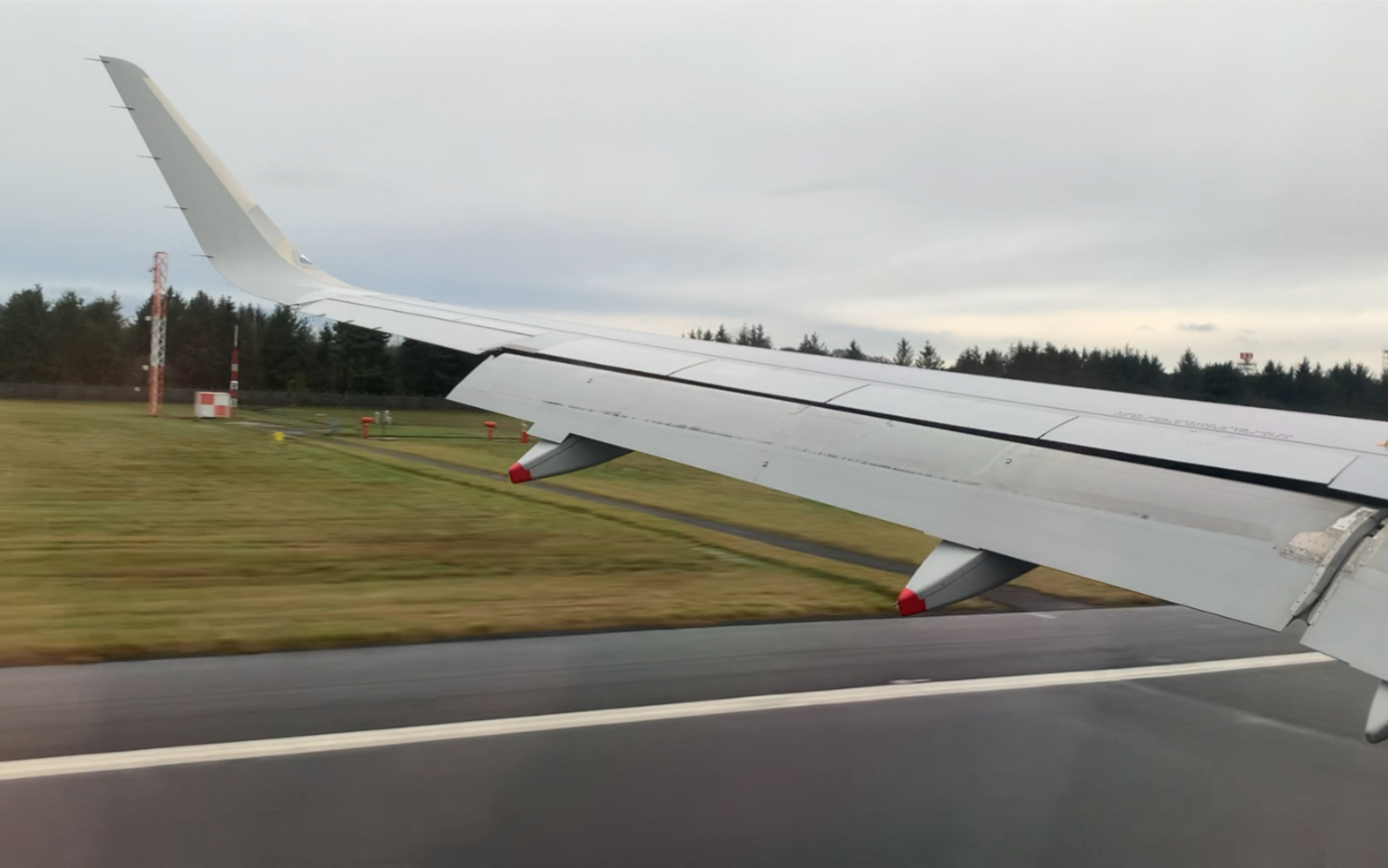 英国航空 ba1442 a320-200 g-euyr 大风天降落爱丁堡机场
