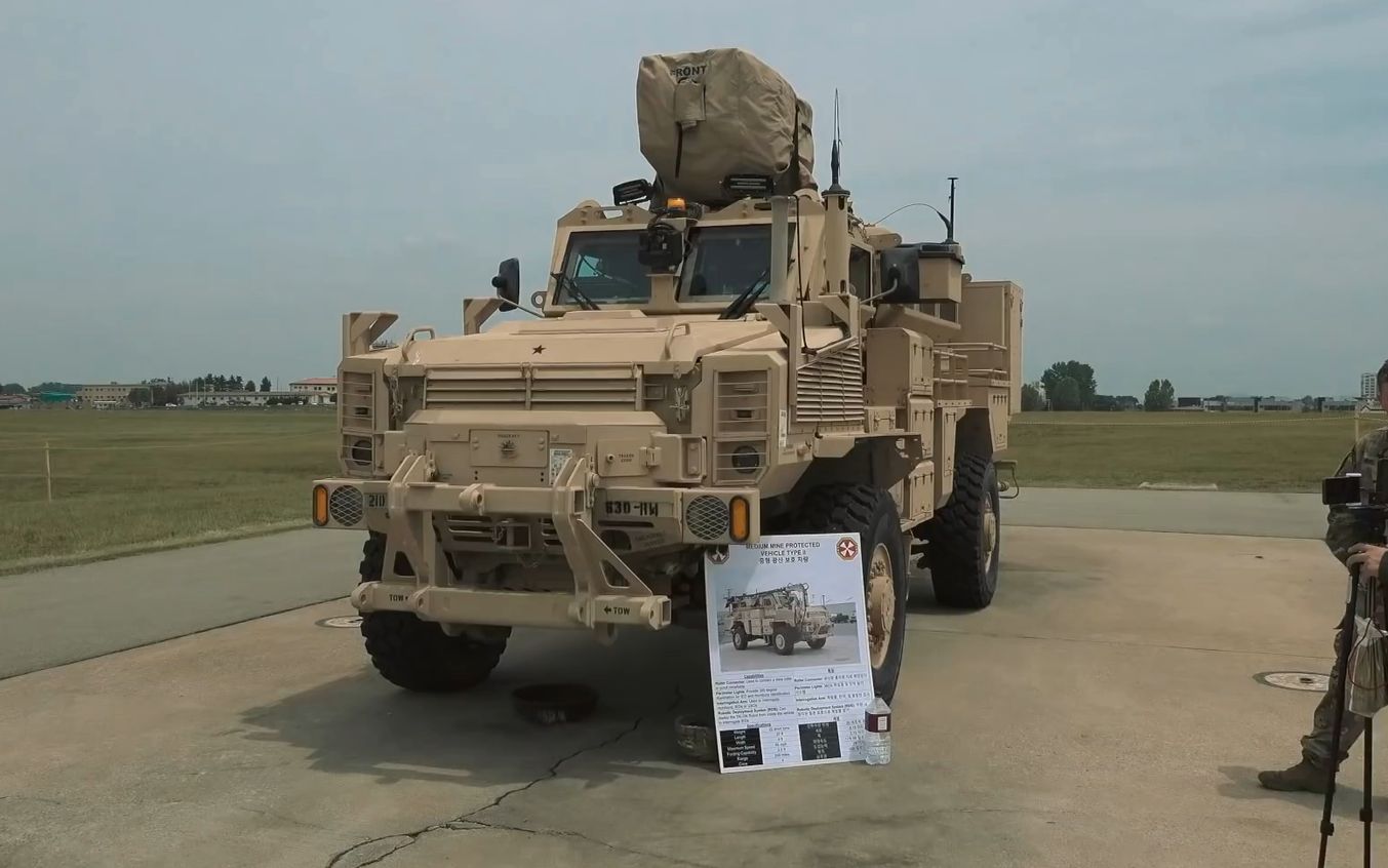 驻扎在韩国的反地雷伏击车 装甲车辆