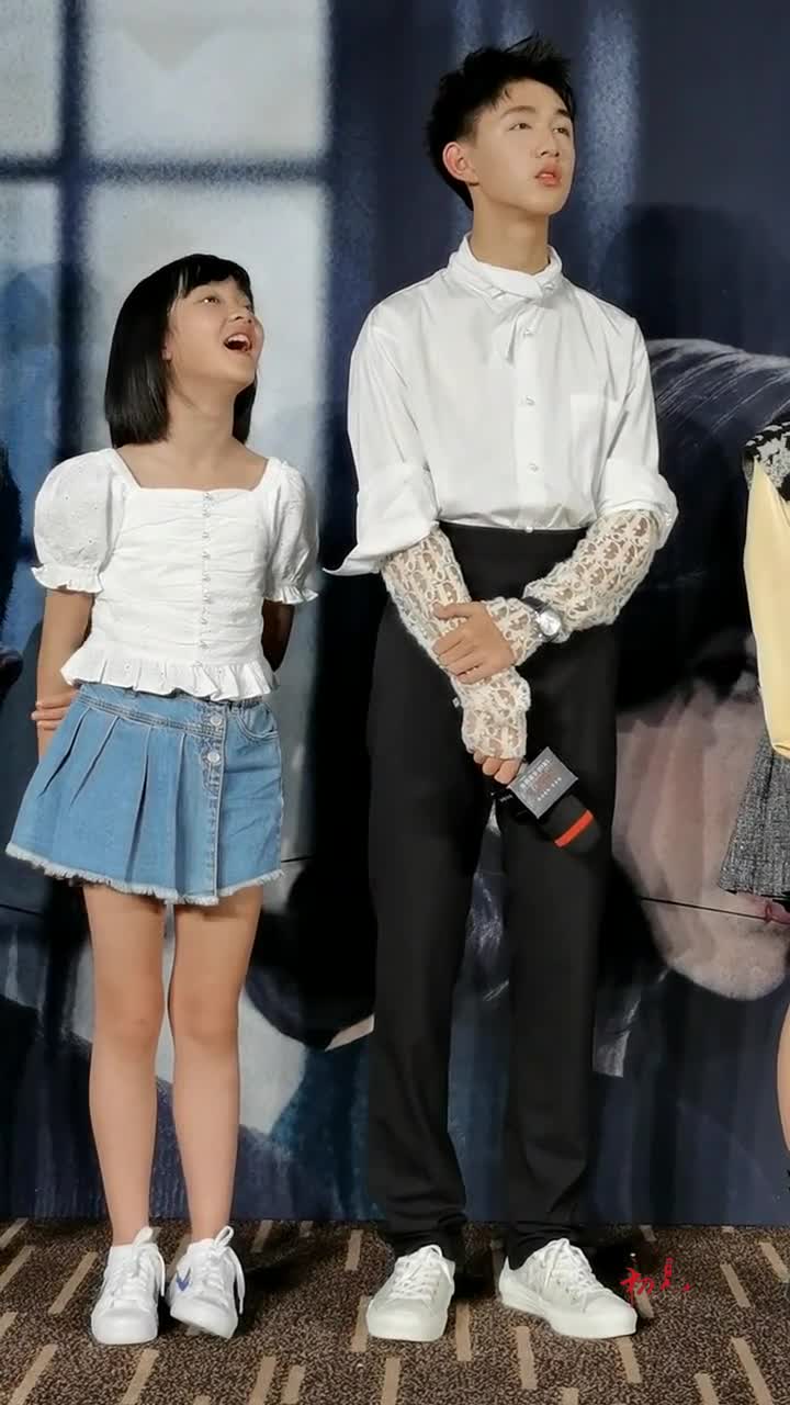 荣梓杉,王圣迪,到底看到了谁,把孩子吓成这样