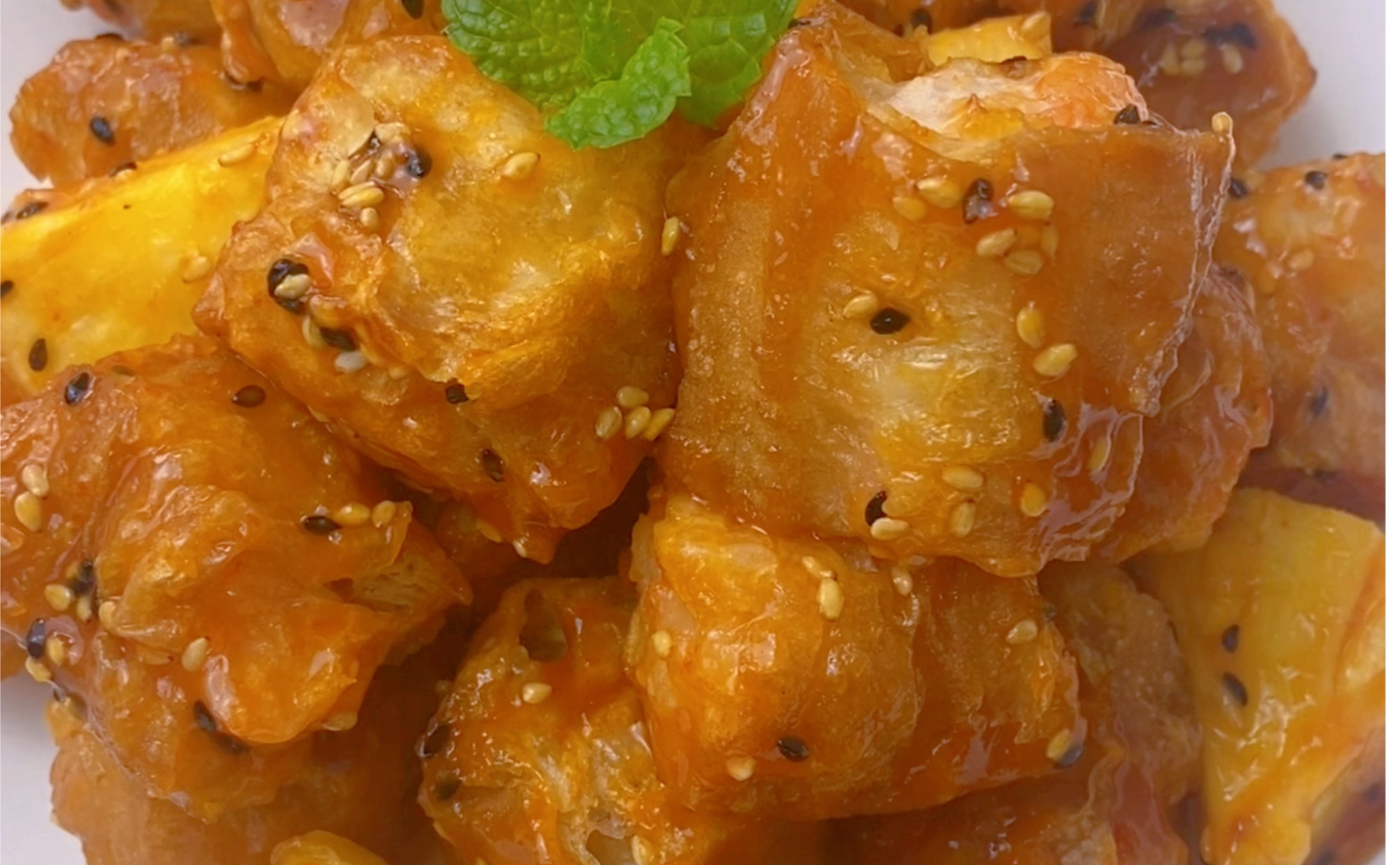 吃不完的油条不要扔哦,把虾滑挤进去,做成菠萝油条虾滑,香酥好吃到