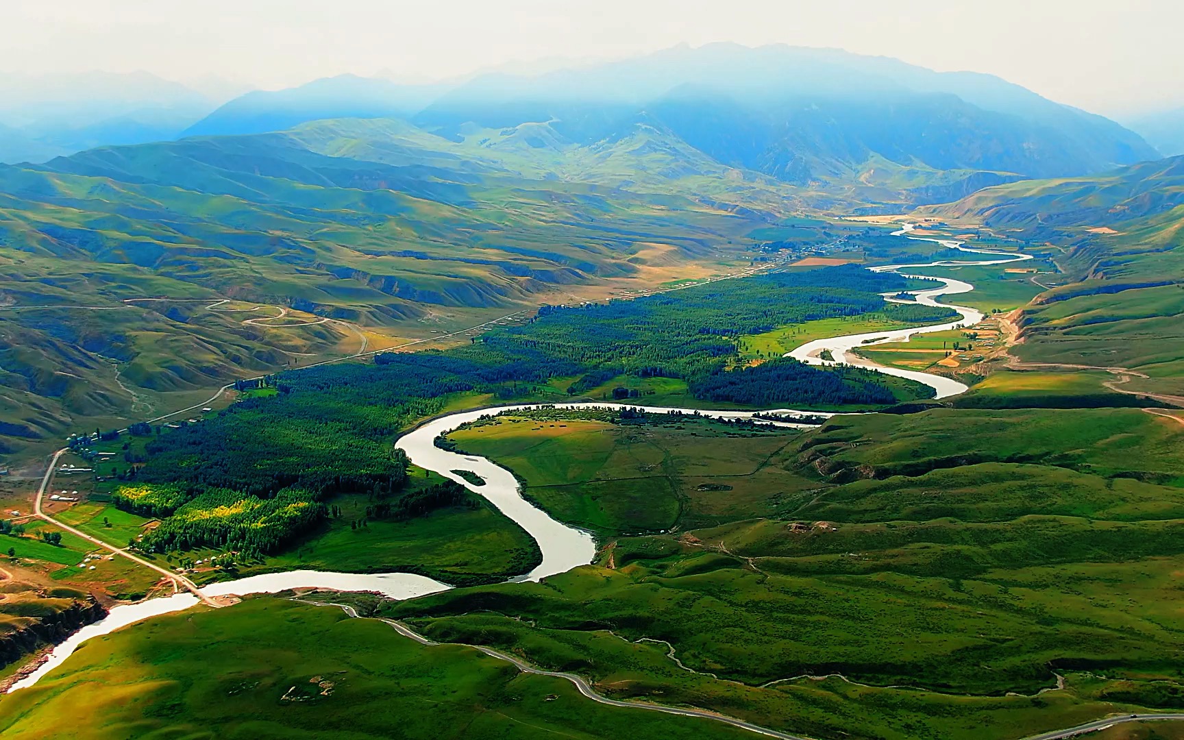 航拍大美新疆之 阔克苏大峡谷