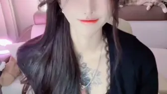 听说她的眼神像小动物