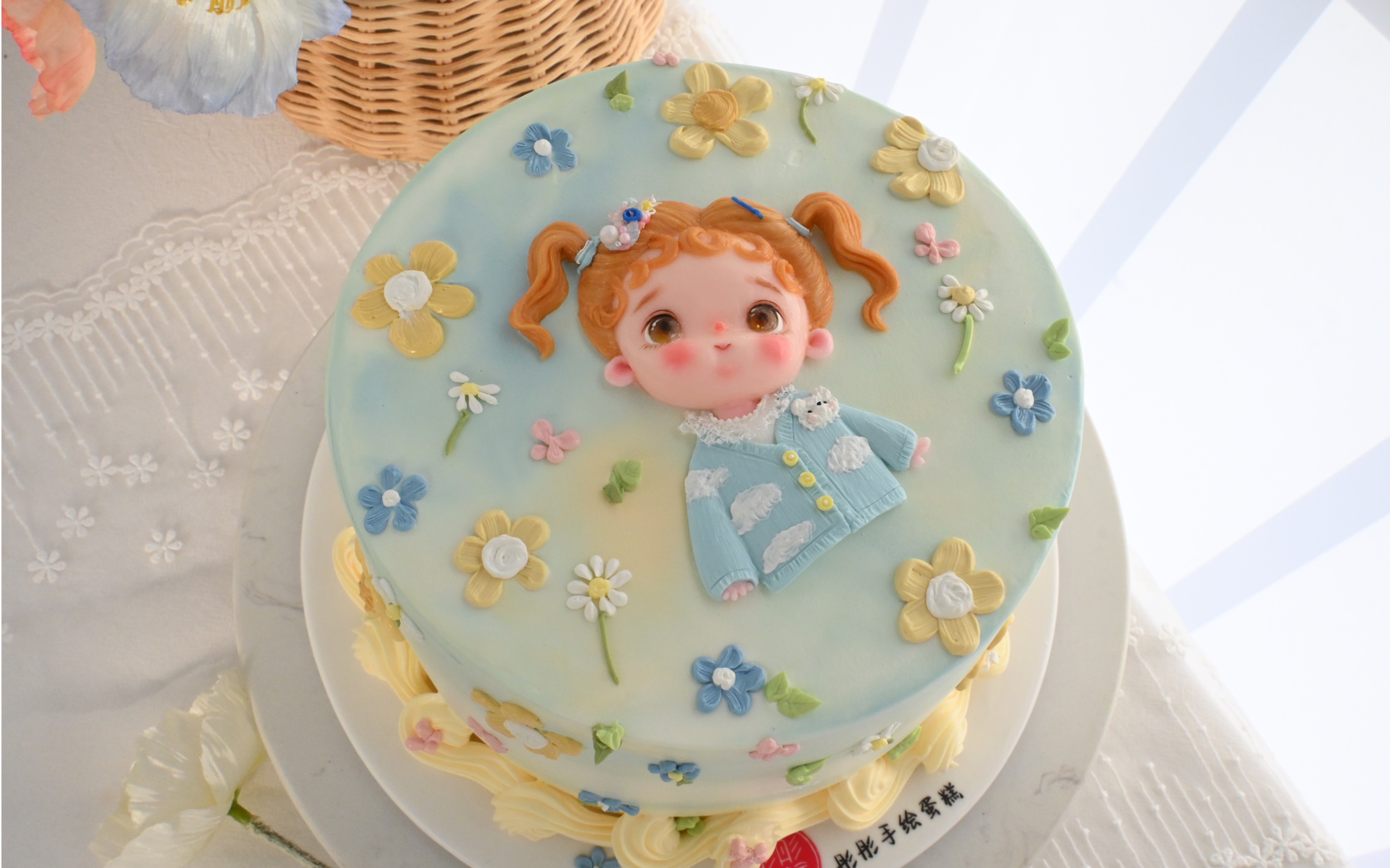 手绘蛋糕#把春天装进蛋糕里#奶油霜手绘小女孩#《亲爱的旅人》
