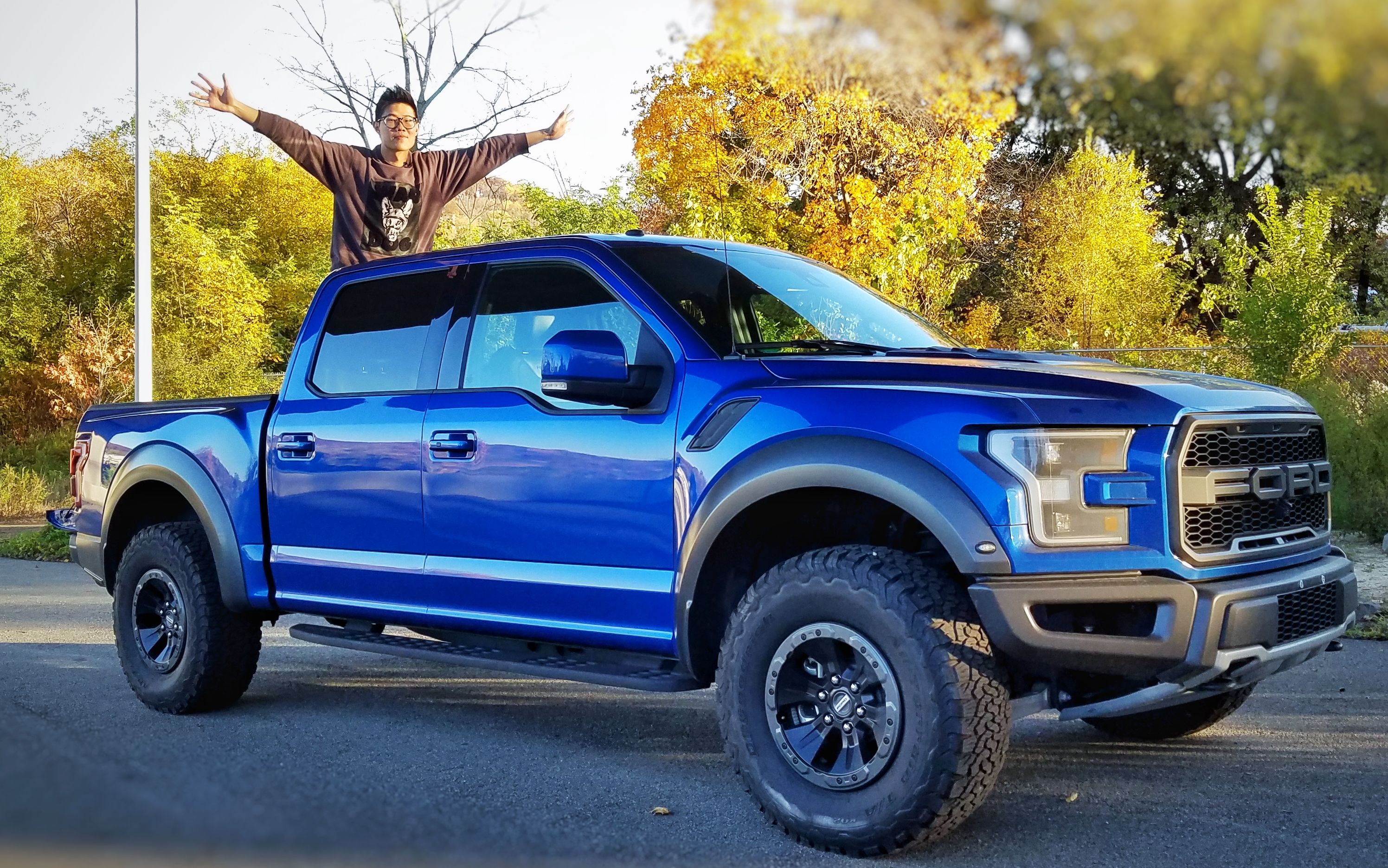 皮卡城市解禁啦福特f150猛禽喜闻乐见一箱油1千元还找不到停车位