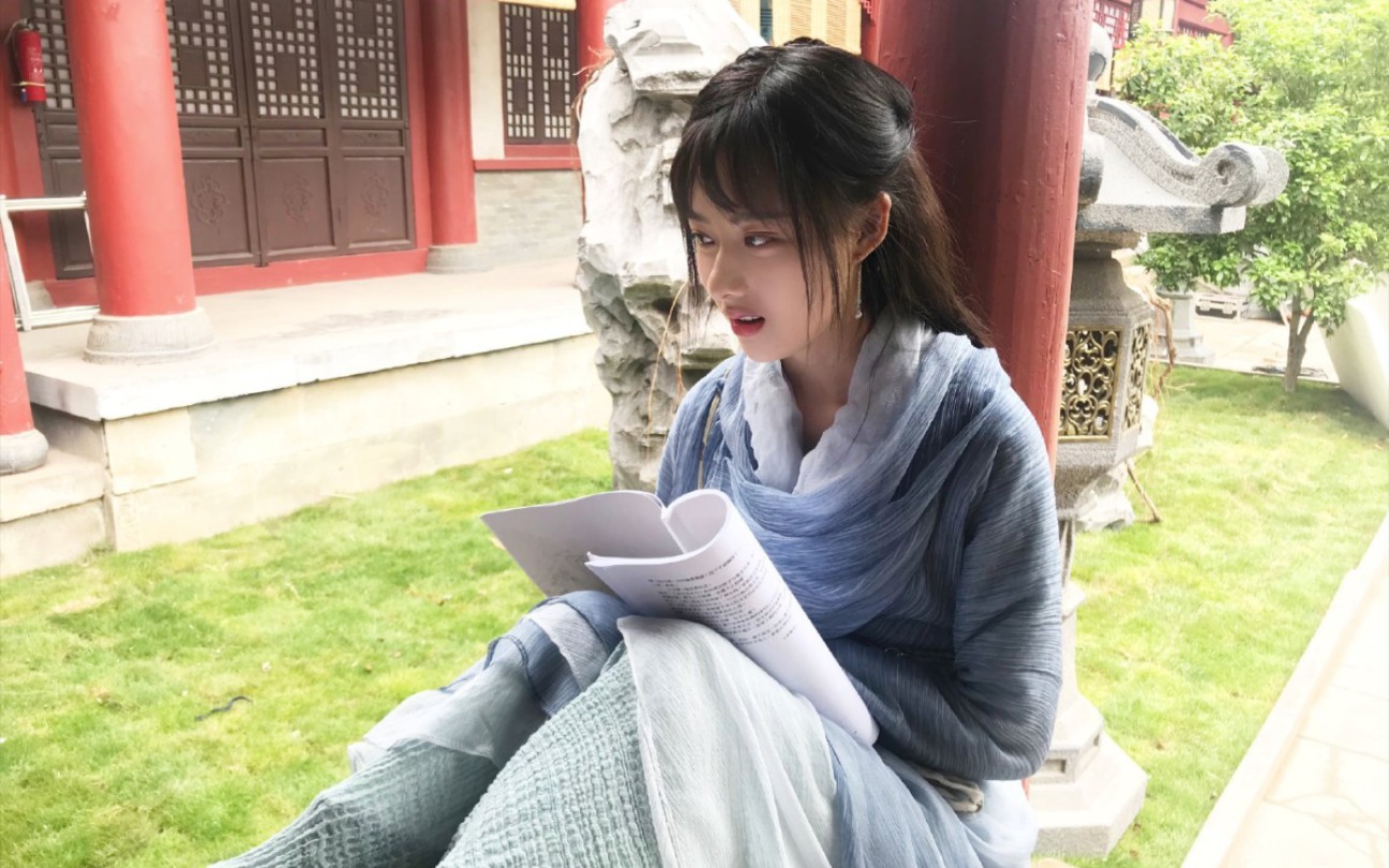 殷离曹曦月蛛儿痴情冢多情自古空余恨痴情总被无情伤